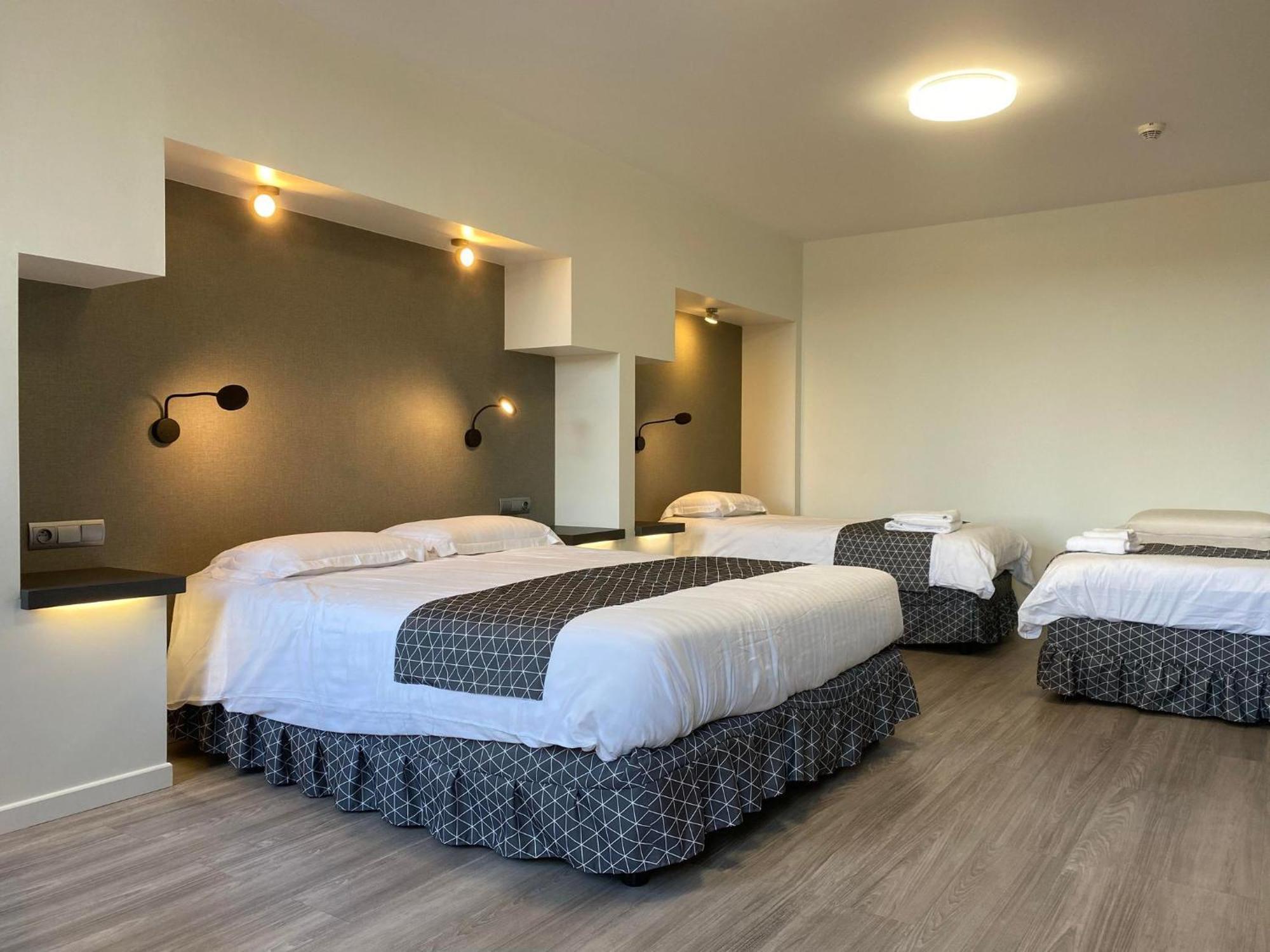 L'Aventure Hotell Morcenx Rum bild