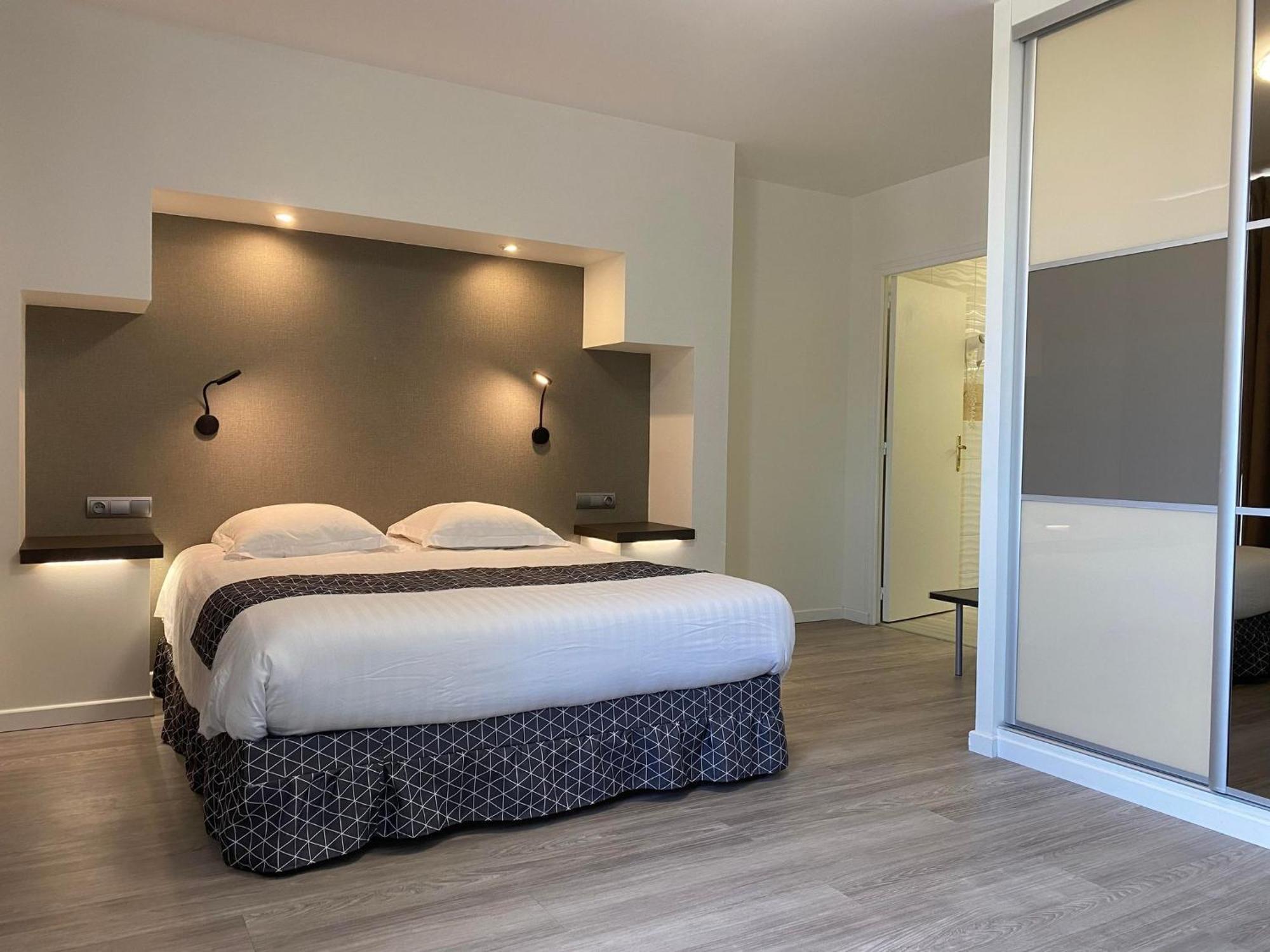 L'Aventure Hotell Morcenx Rum bild